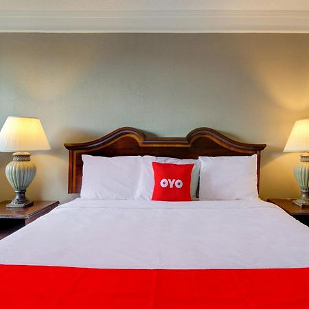 Oyo Hotel Douglas Ga Us-441 エクステリア 写真