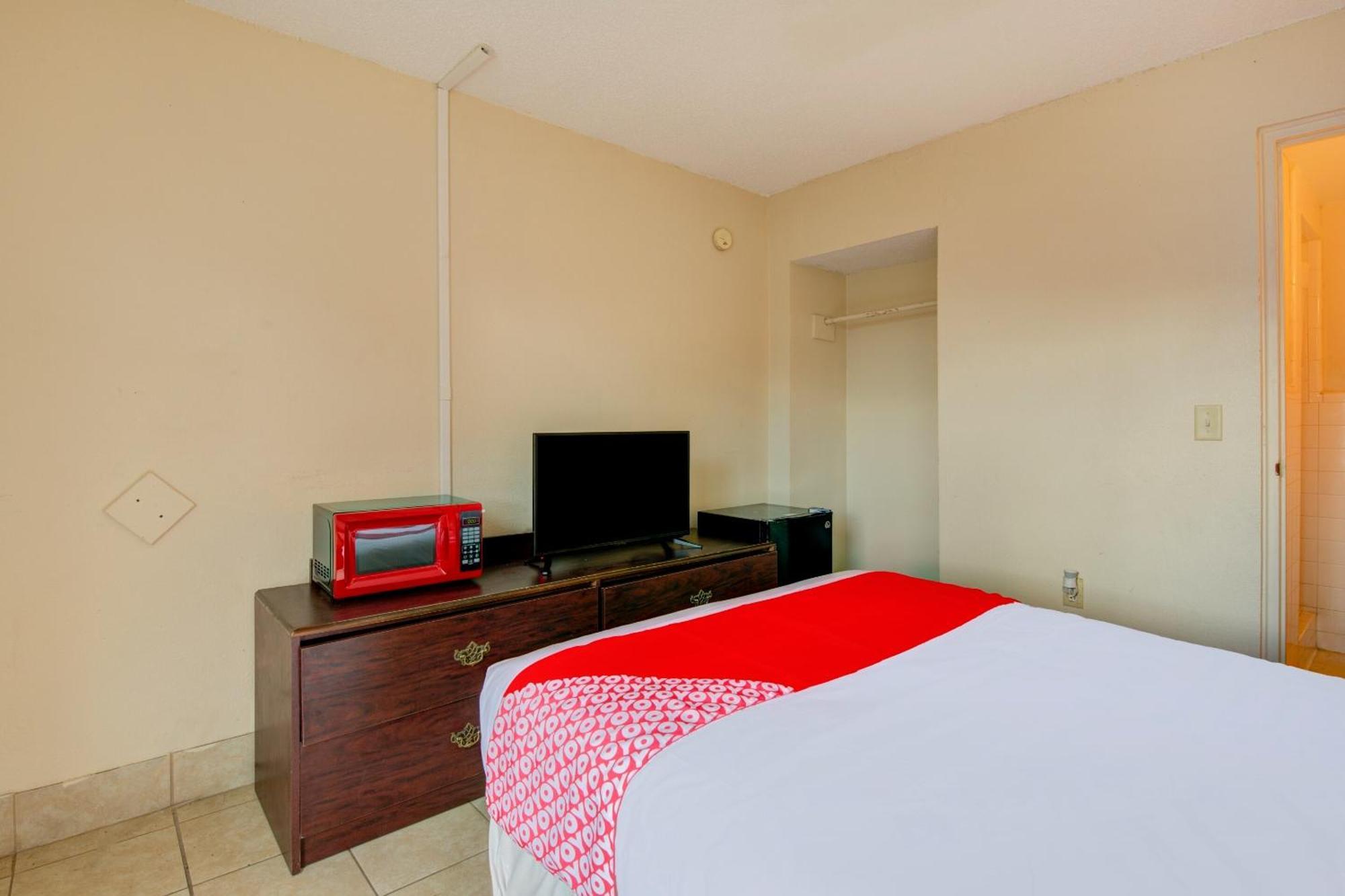 Oyo Hotel Douglas Ga Us-441 エクステリア 写真