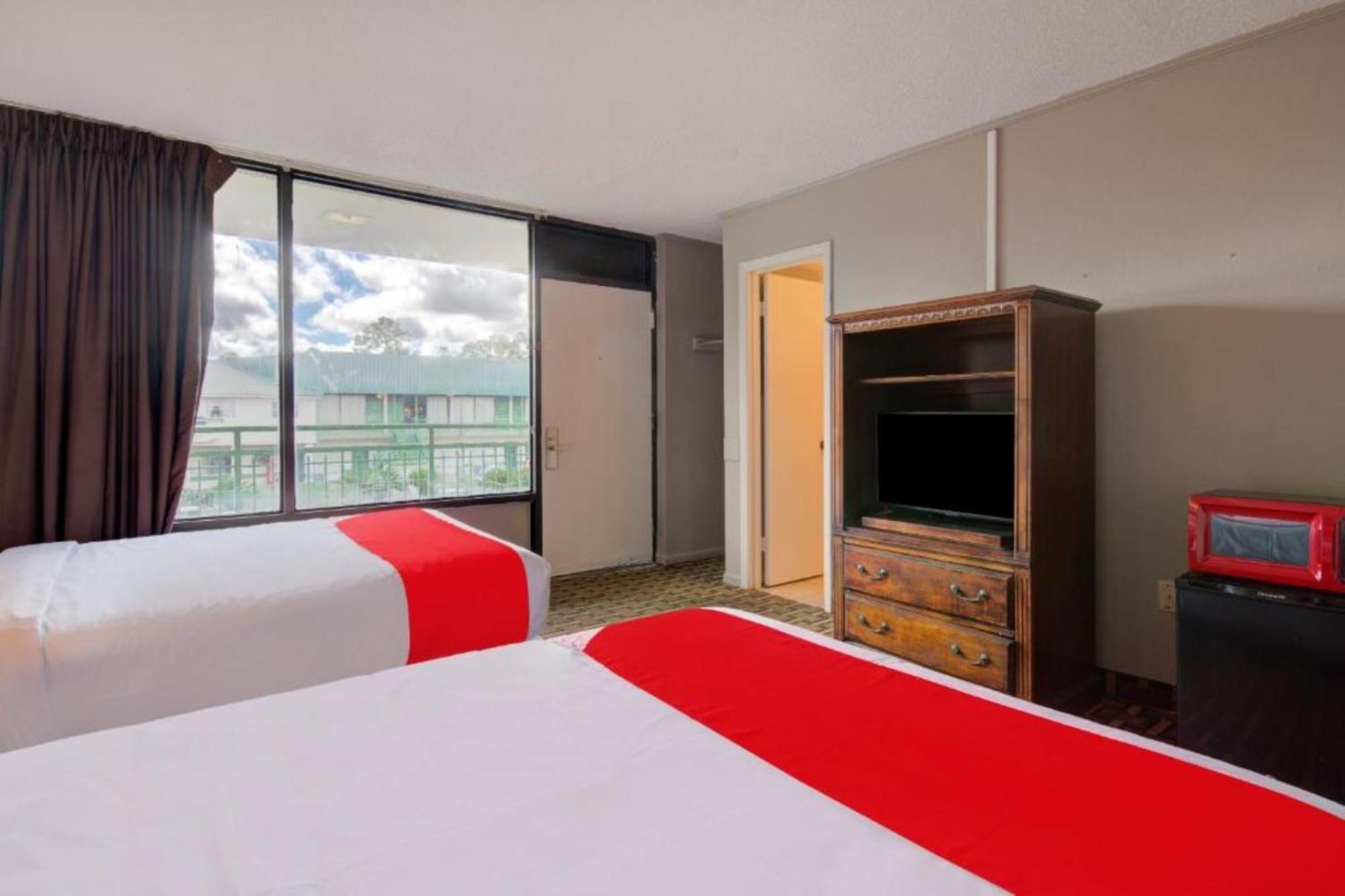 Oyo Hotel Douglas Ga Us-441 エクステリア 写真