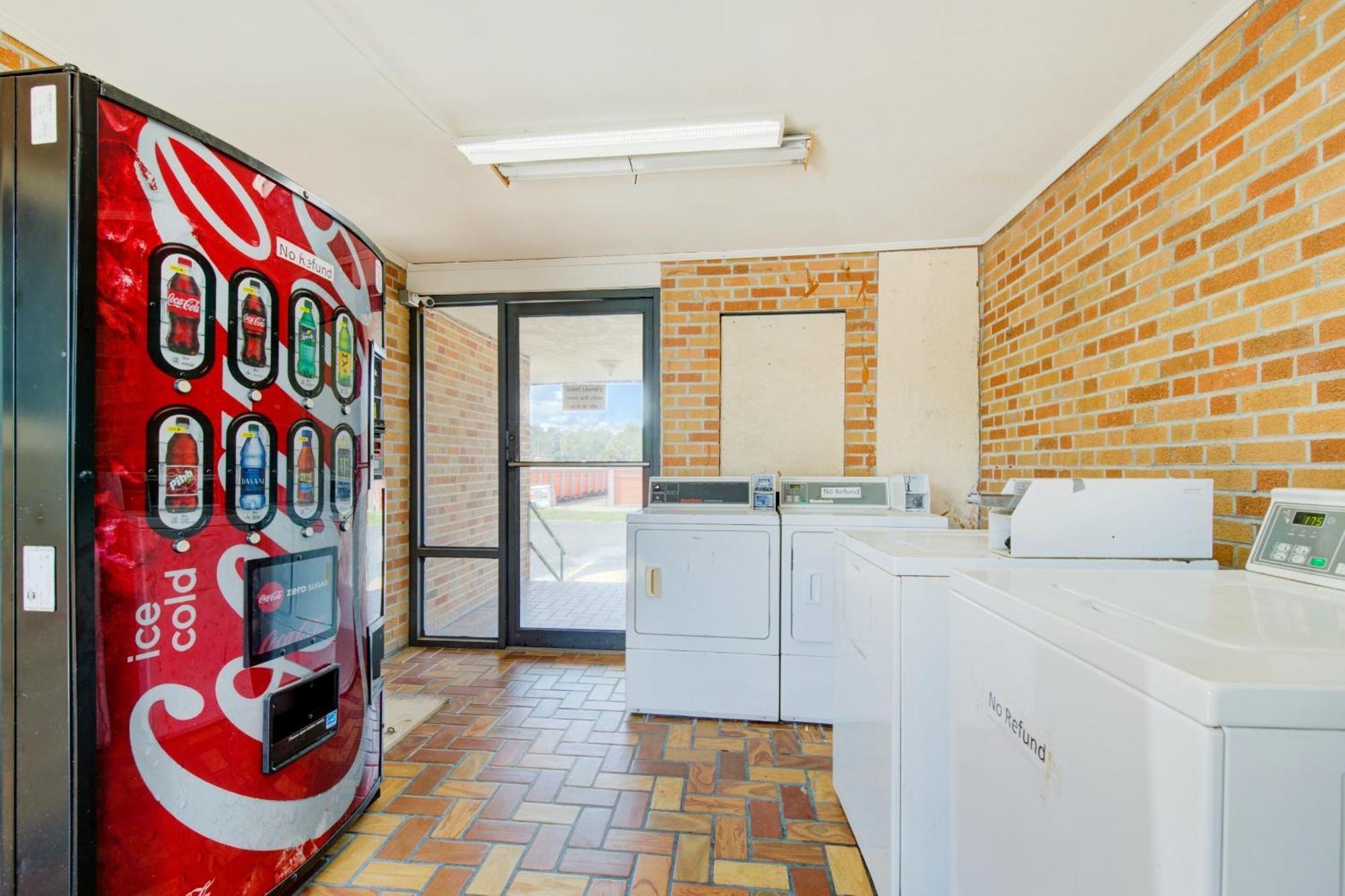 Oyo Hotel Douglas Ga Us-441 エクステリア 写真
