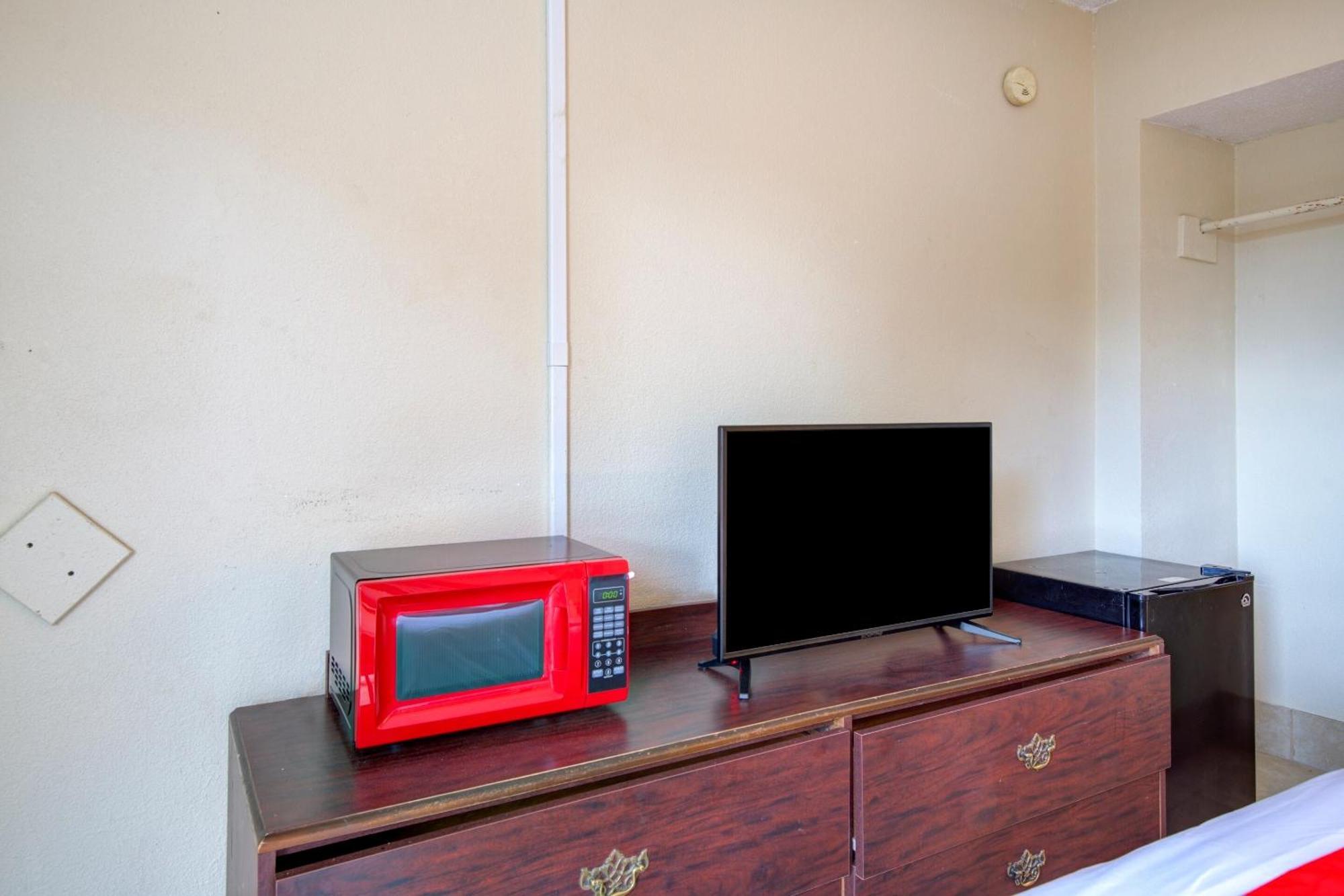 Oyo Hotel Douglas Ga Us-441 エクステリア 写真