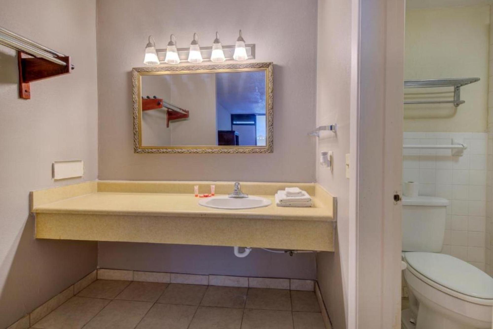 Oyo Hotel Douglas Ga Us-441 エクステリア 写真