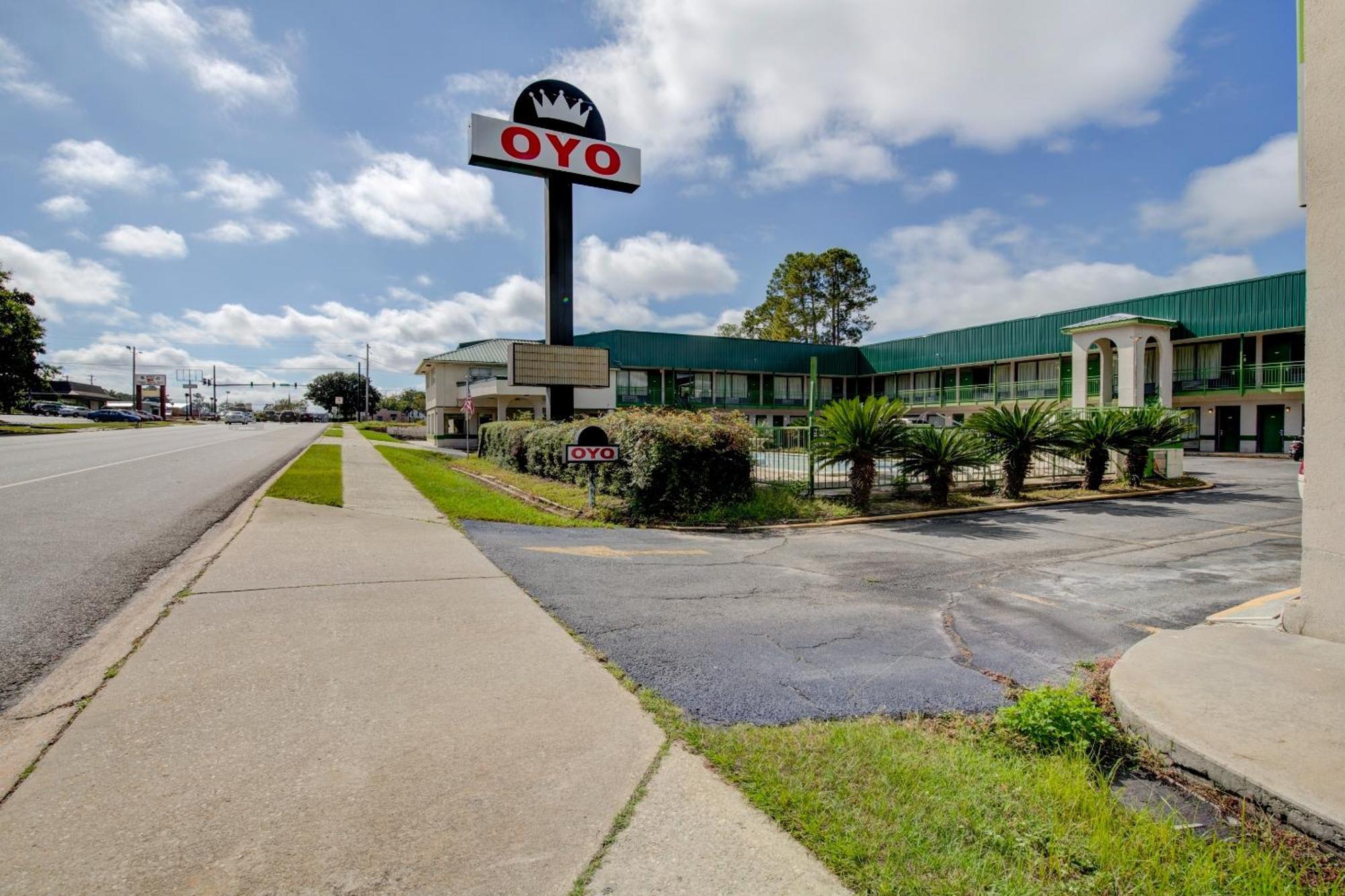 Oyo Hotel Douglas Ga Us-441 エクステリア 写真