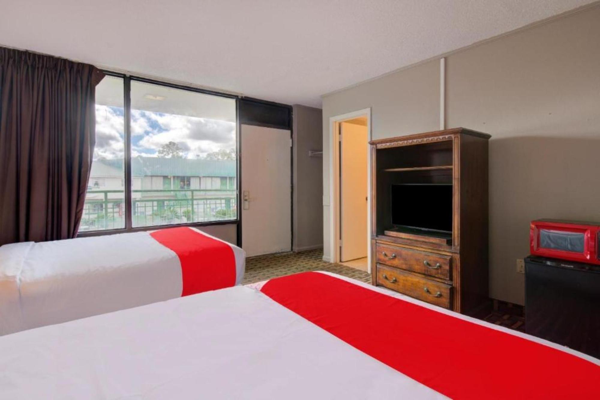 Oyo Hotel Douglas Ga Us-441 エクステリア 写真