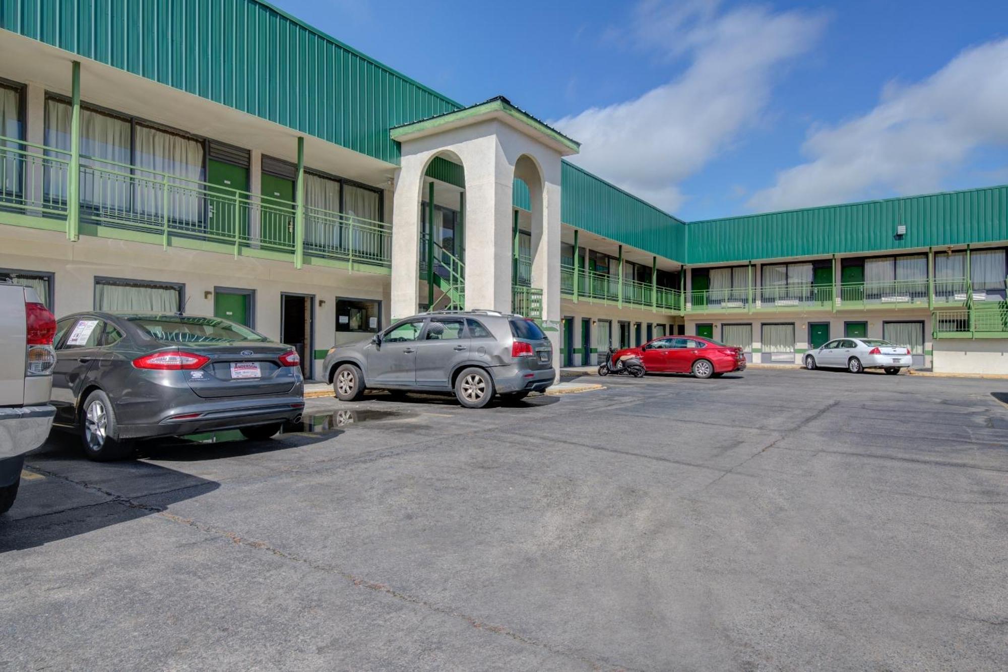 Oyo Hotel Douglas Ga Us-441 エクステリア 写真