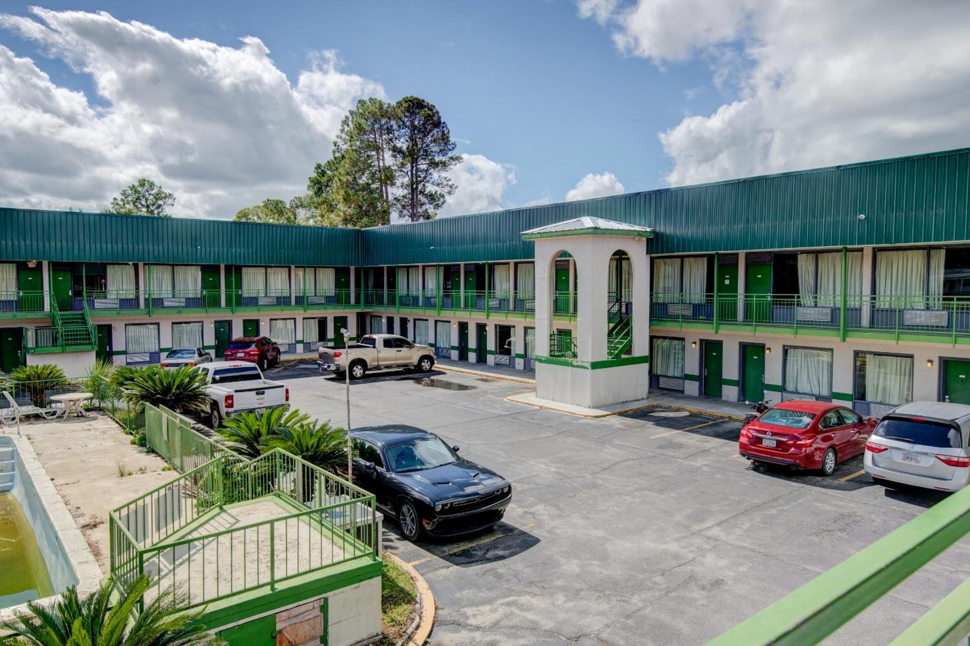 Oyo Hotel Douglas Ga Us-441 エクステリア 写真